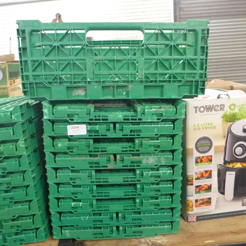 2253 - Ten green collapsible boxes, 40 x 30cm