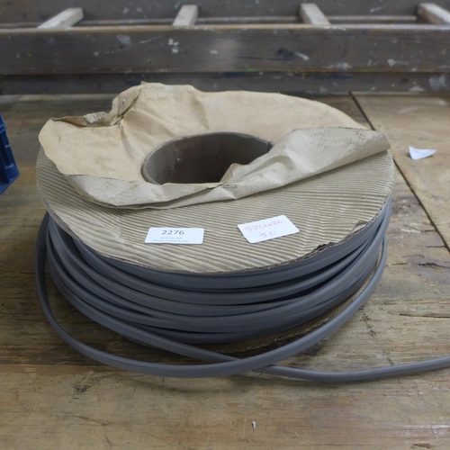 2276 - A roll of heavy duty electrical cable