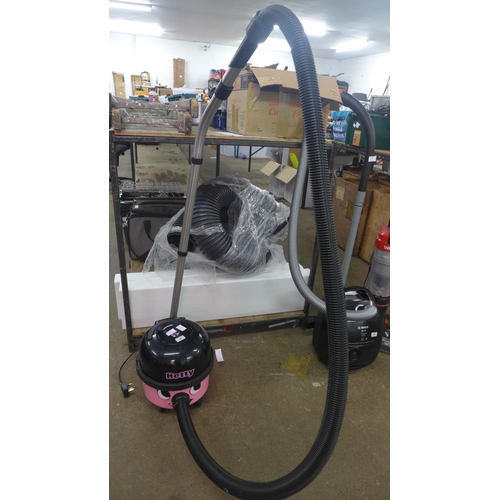 2282 - Hetty numatic vacuum cleaner with hose