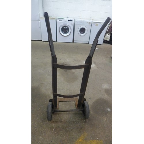 2234A - A heavy duty sack trolley