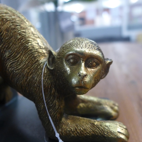 1347 - A pair of monkey bookends, H 20cms (701717)   #