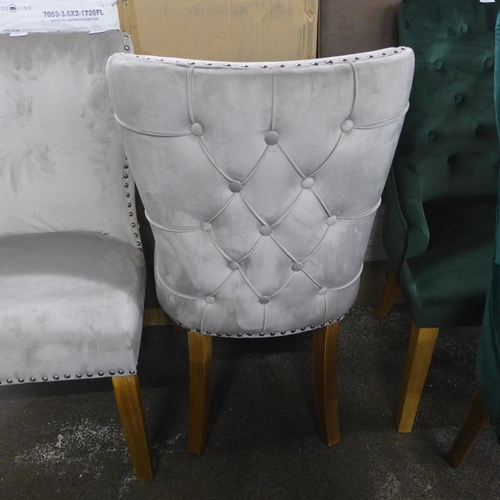 1515 - A pair of silver buttoned side chairs * This lot is subject to VAT