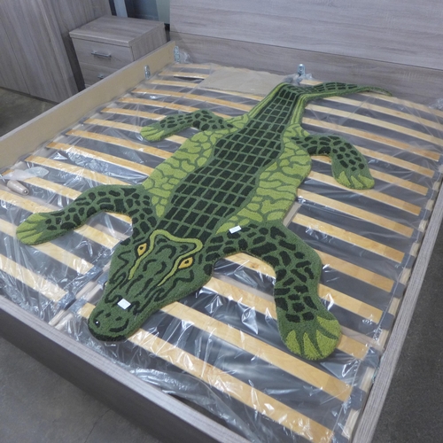 1521 - A 6ft x 4ft crocodile rug