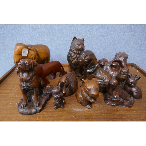 463 - Assorted carved wood figures of animals