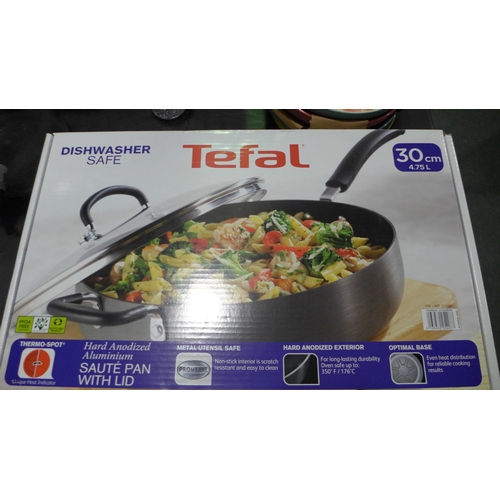 3012 - Tefal Deep Saute Pan 4.7L (311-375)    * This lot is subject to vat