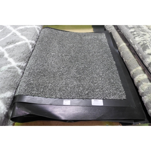 3063 - 4 x Washable Indoor Mats (311-379)    * This lot is subject to vat