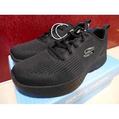 Men's black Skechers trainers, size 9* this lot is subject to VAT