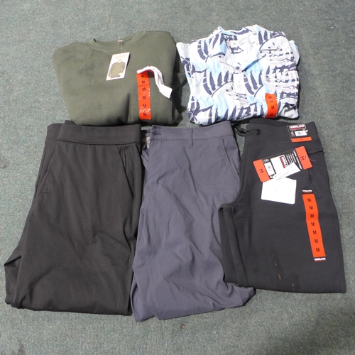 3119 - Assorted men's clothing, mainly trousers, mixed size * this lot is subject to VAT