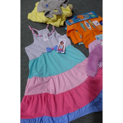 3120 - Assorted toddler sized clothing and hooded towels, various styles * this lot is subject to VAT