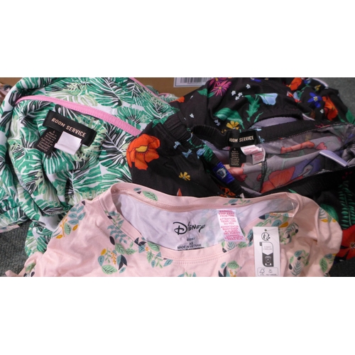 3126 - Assorted women's loose pyjamas, various sizes, styles and colours * this lot is subject to VAT