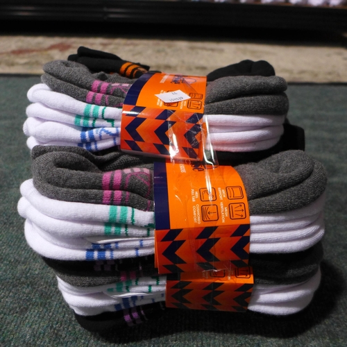 3179 - Five packs of eight women's Ellesse trainer socks - UK size 4-8 - mixed colours (40 pairs in total) ... 