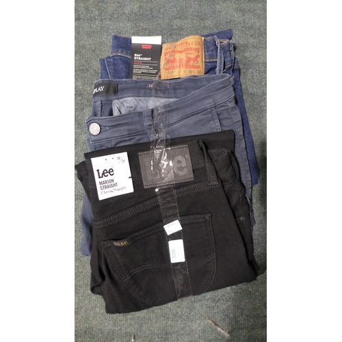 3233 - Three Pairs of Men's jeans, including Lee, Replay and Levi - mixed style, size, colour *this lot is ... 