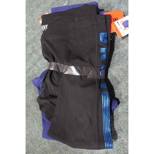 3237 - Four pairs of ladies DKNY leggings, mixed size & colour *This lot is subject to VAT