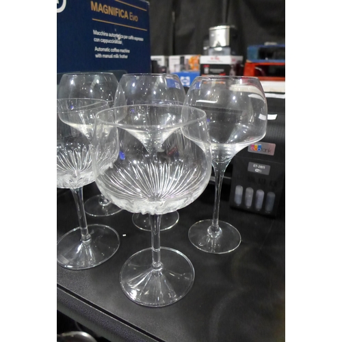 3299 - Luigi Bormioli Gin glasses & Open up wine glasses    (311-187)    * This lot is subject to vat