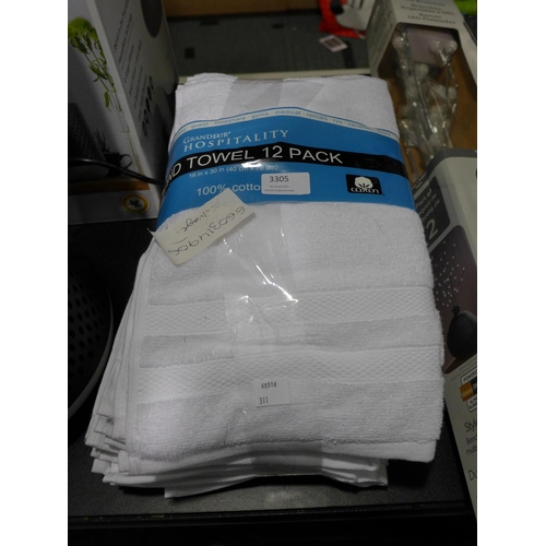 3305 - Grandeur Hand Towels (311-276)    * This lot is subject to vat