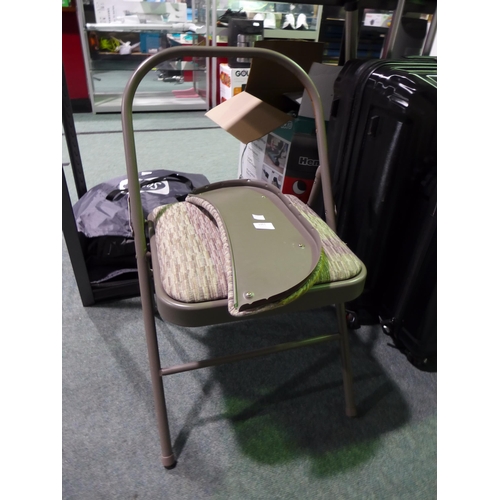 3361 - Padded Folding Chair (Damaged)    (311-338)    * This lot is subject to vat