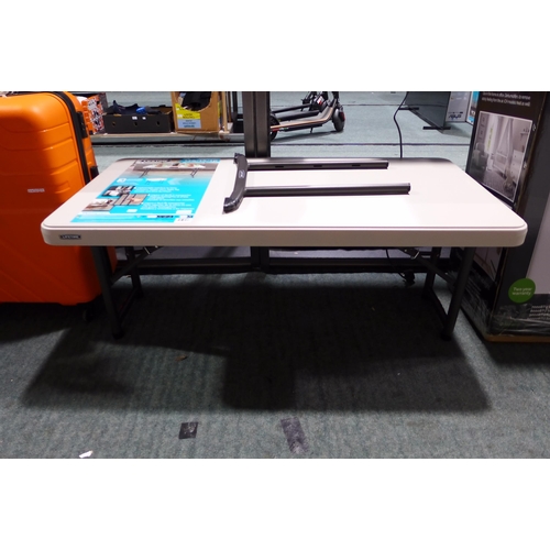 3368 - 4Ft Adjustable Height Table 122 x 61cm (Missing One Leg) (311-277)    * This lot is subject to vat