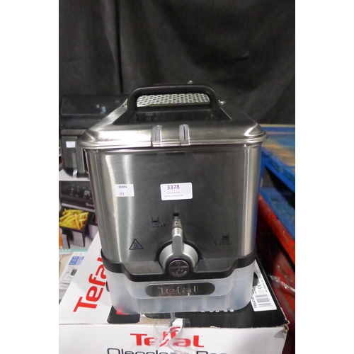 3378 - Tefal Fryer  - Model No FR804140               (311-477)    * This lot is subject to vat