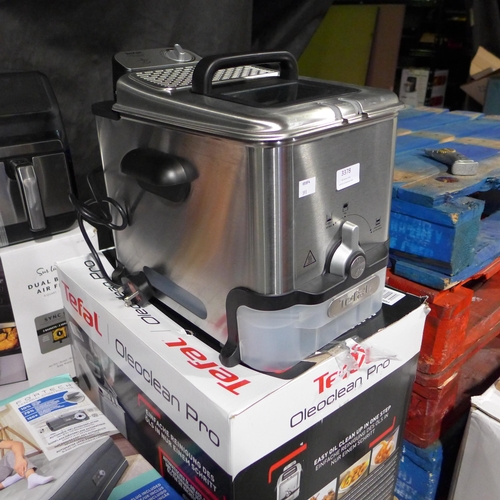 3378 - Tefal Fryer  - Model No FR804140               (311-477)    * This lot is subject to vat