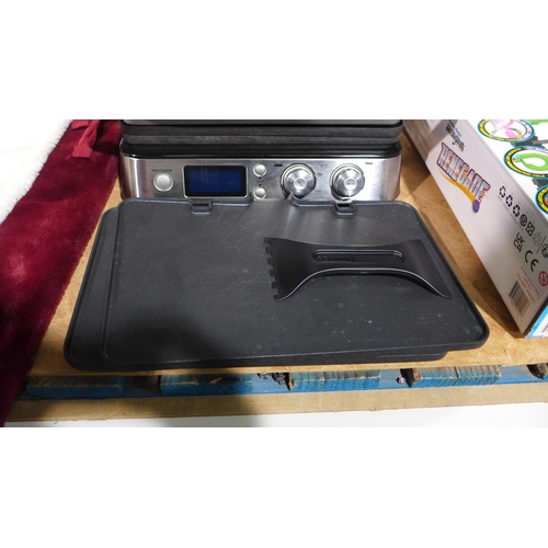 3392 - Delonghi Multigrill, Original RRP £139.99 + vat   (311-465)    * This lot is subject to vat