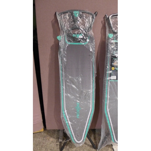 3439 - Minky Ergo prozone ironing board