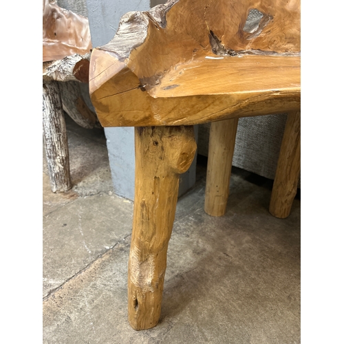 1492 - A rustic hardwood chair