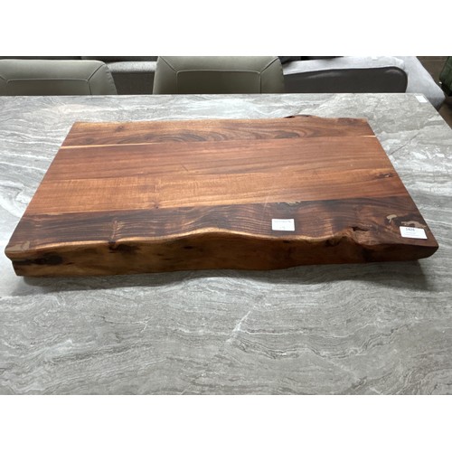 1426 - A large hardwood chopping board