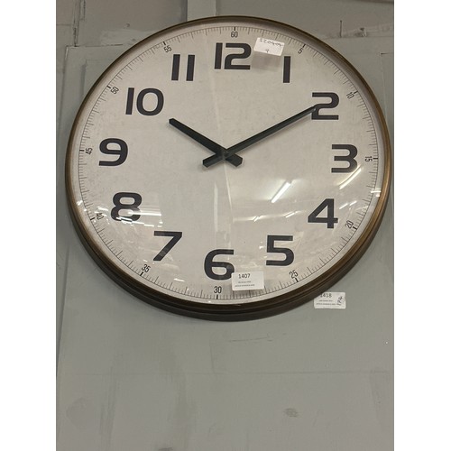 1407 - A station clock with convex glass