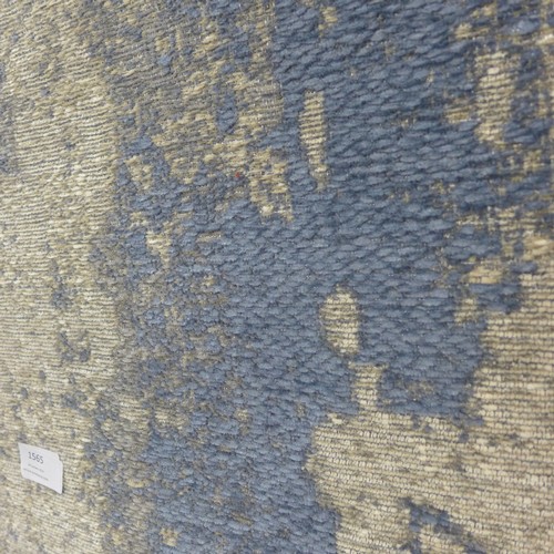 1565 - A duck egg blue and grey ground contemporary carpet, all over design, 200cm x 300cm