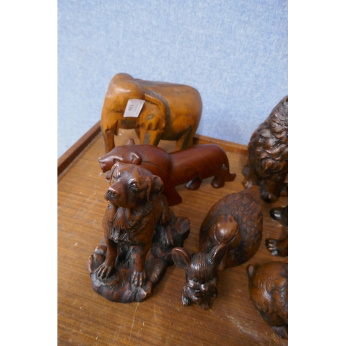 463 - Assorted carved wood figures of animals