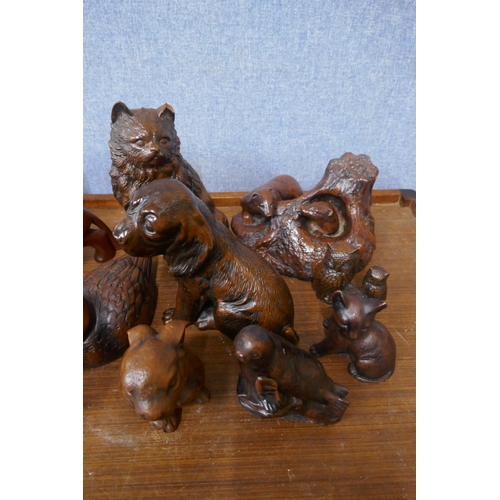 463 - Assorted carved wood figures of animals