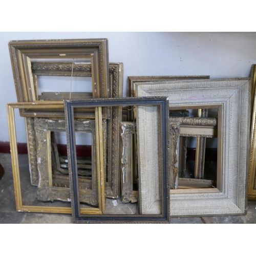 91 - Assorted 19th Century and later picture frames