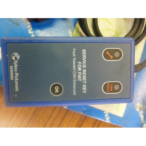 2327 - A Sykes-Pickavant 30369000 Fiat service light reset tool  *This lot is subject to VAT