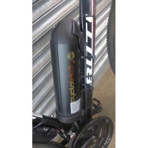 2137A - A Claud Butler Explorer 200 electric bike with Cyclotricity battery (police repossession)