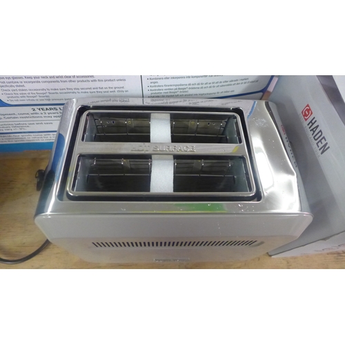 2234B - A Haden 2 slice toaster with box