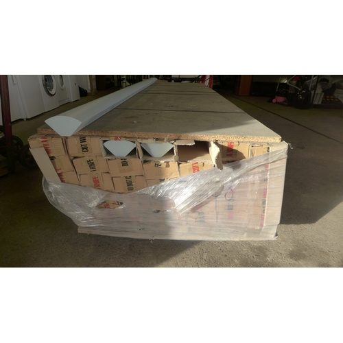 2155F - pallet of approx. 40  lenths of plaster coving