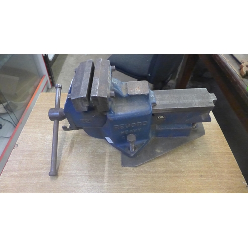 2032 - A Record No.112 heavy duty engineers bench vice