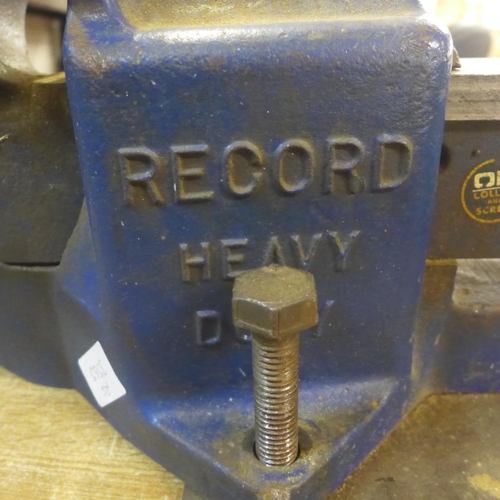 2032 - A Record No.112 heavy duty engineers bench vice