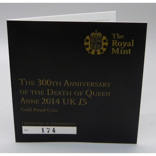 1016E - The Royal Mint, 2014 UK £5 Gold Proof Coin, Queen Anne commemorative