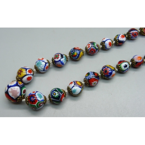 1044 - A vintage Venetian millefiori bead necklet