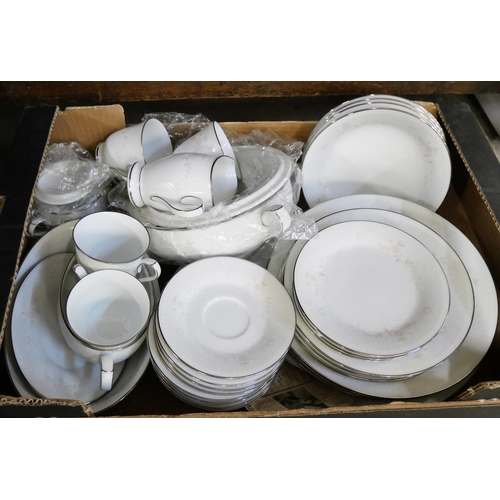 1109 - A Noritake Temptation design four setting dinner and tea set **PLEASE NOTE THIS LOT IS NOT ELIGIBLE ... 