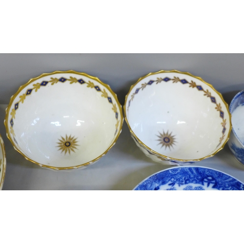 618 - Two Georgian blue and white tea bowls and saucers, circa 1780s, one a/f, three Georgian Worcester cu... 