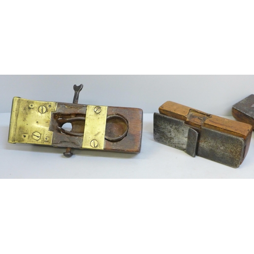 631 - Four late 19th/early 20th Century wood planes, 10.5cm - 12cm length