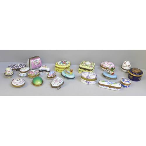 634 - A collection of trinket boxes including Limoges examples (12) and others (8)