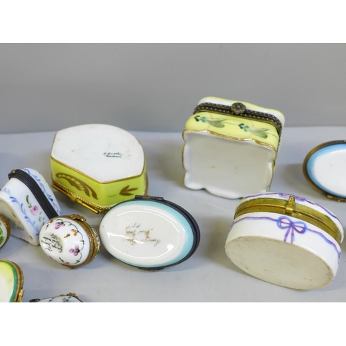 634 - A collection of trinket boxes including Limoges examples (12) and others (8)