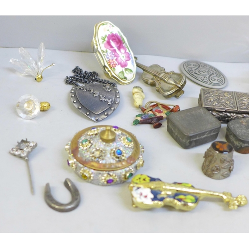 651 - Assorted items including Swarovski, pill boxes, stamp case, etc.