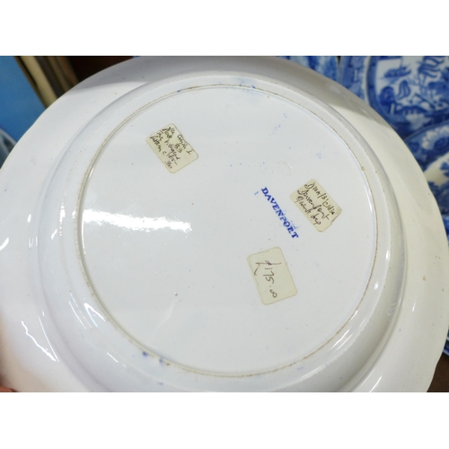 680 - A blue and white Davenport dish and a Davenport plate with farmyard scene, both circa 1815, and a Cl... 