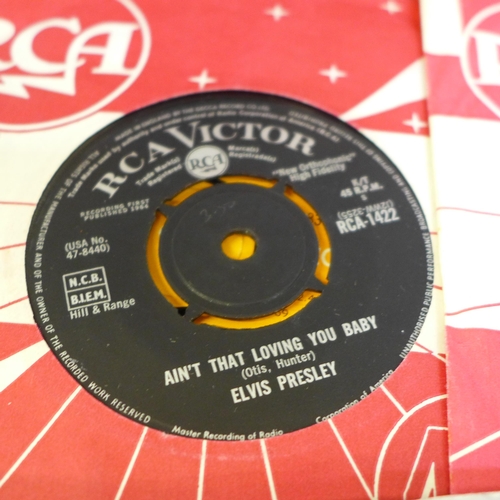 709 - Forty Elvis Presley EPs and 7