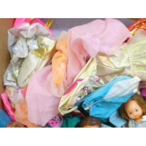 714 - Vintage 1980s and 1990s Mattel Barbie and Ken dolls and extras