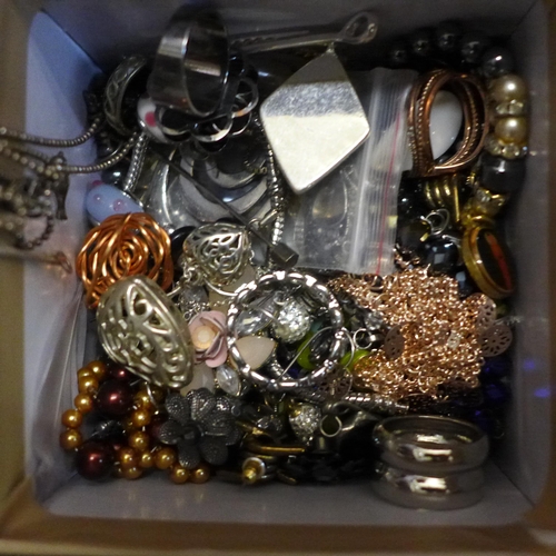 755 - A collection of costume jewellery